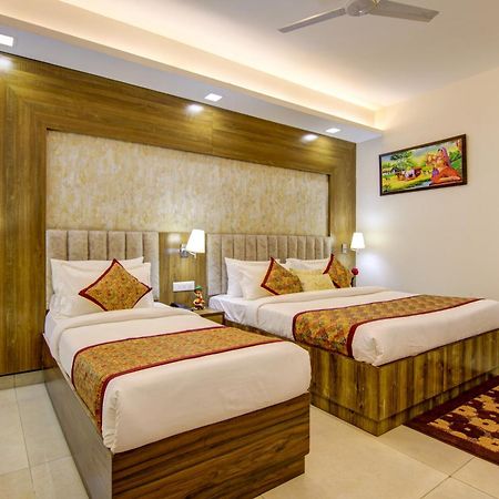 Hotel Deluxe Stay Inn - Near Delhi Airport Нью-Дели Экстерьер фото