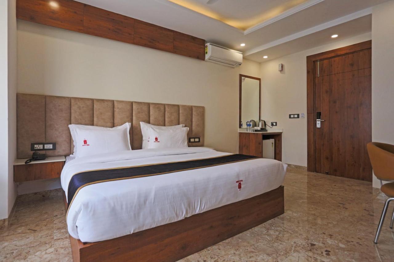 Hotel Deluxe Stay Inn - Near Delhi Airport Нью-Дели Экстерьер фото