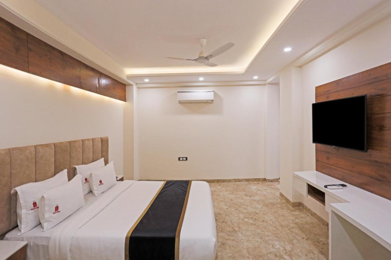 Hotel Deluxe Stay Inn - Near Delhi Airport Нью-Дели Экстерьер фото