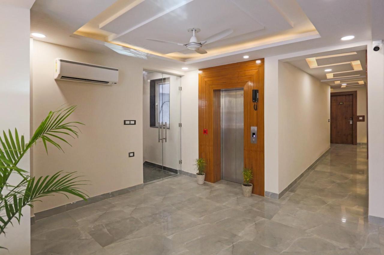 Hotel Deluxe Stay Inn - Near Delhi Airport Нью-Дели Экстерьер фото