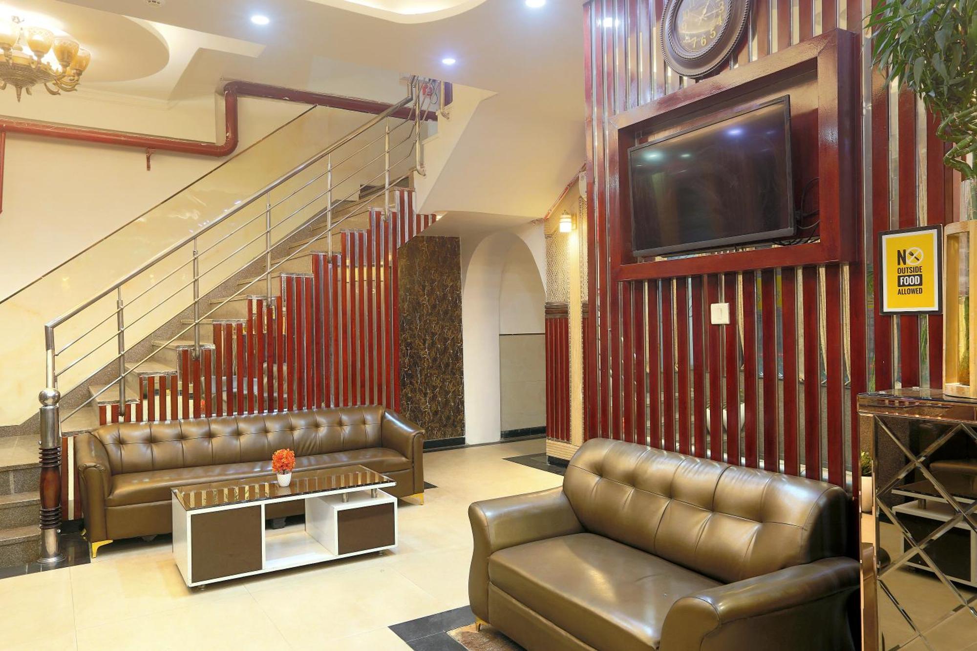 Hotel Deluxe Stay Inn - Near Delhi Airport Нью-Дели Экстерьер фото