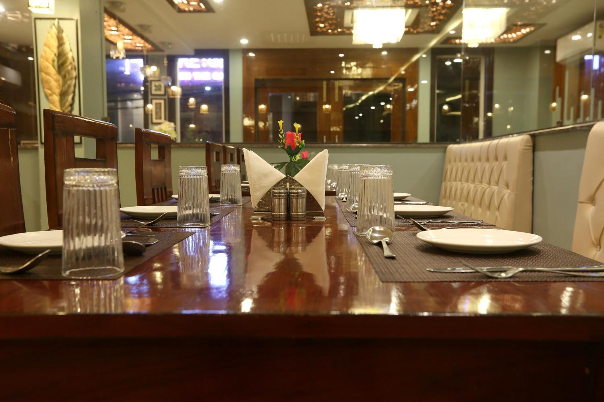 Hotel Deluxe Stay Inn - Near Delhi Airport Нью-Дели Экстерьер фото