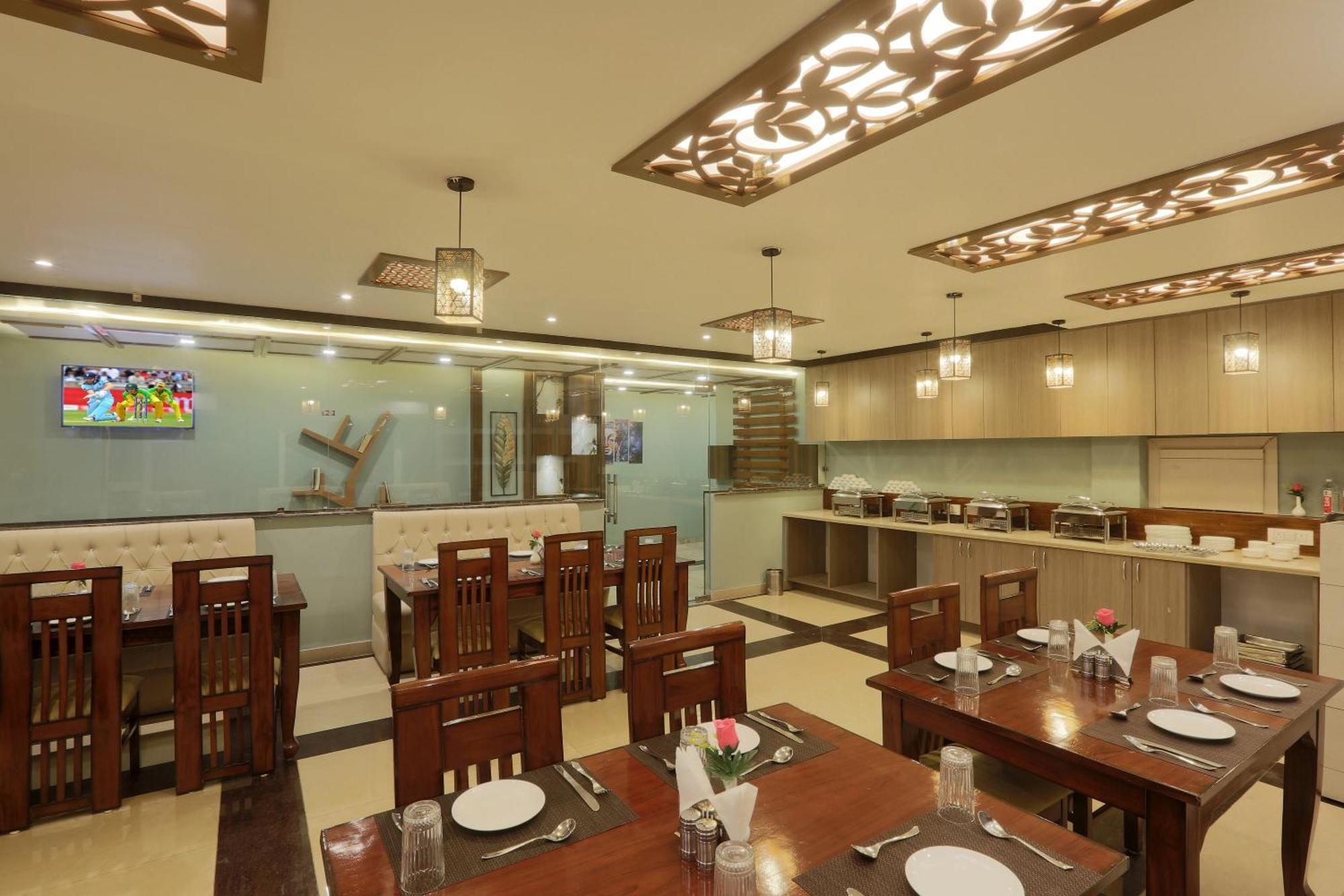 Hotel Deluxe Stay Inn - Near Delhi Airport Нью-Дели Экстерьер фото